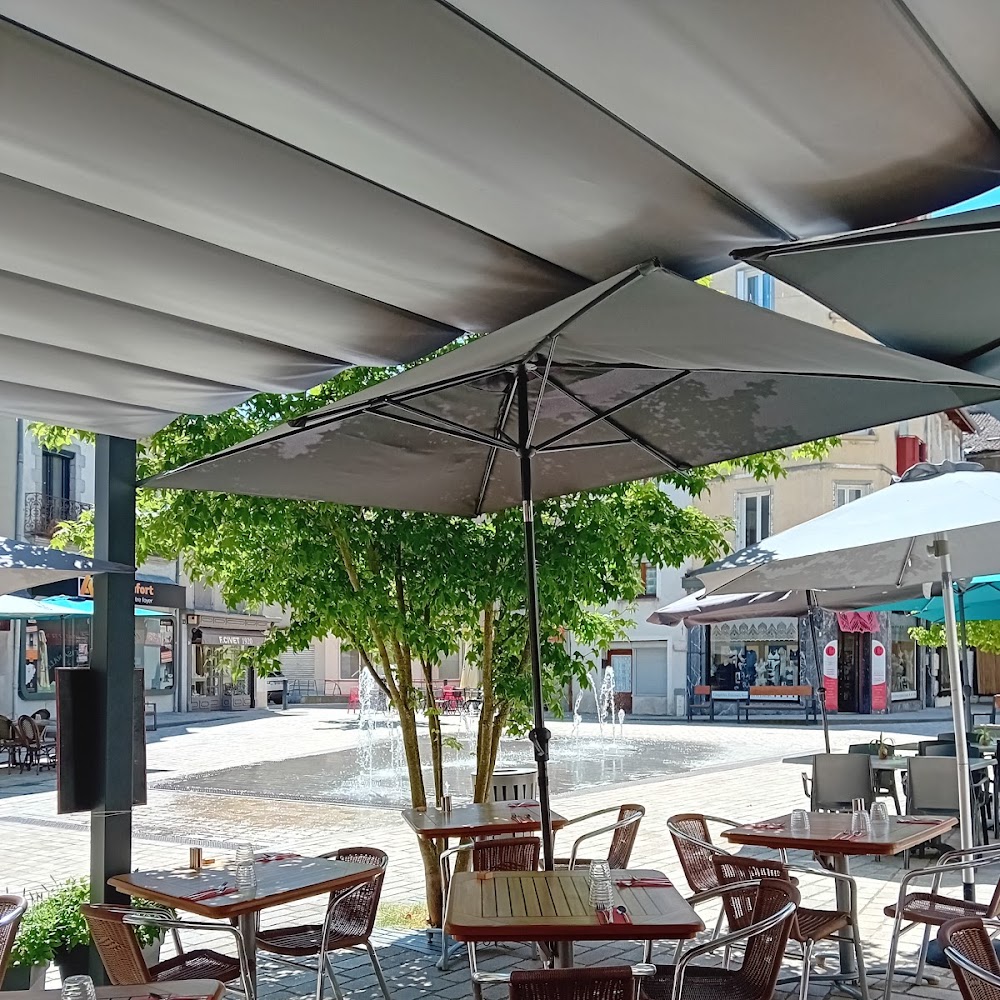 Terrasse du restaurant sur la place Carnot