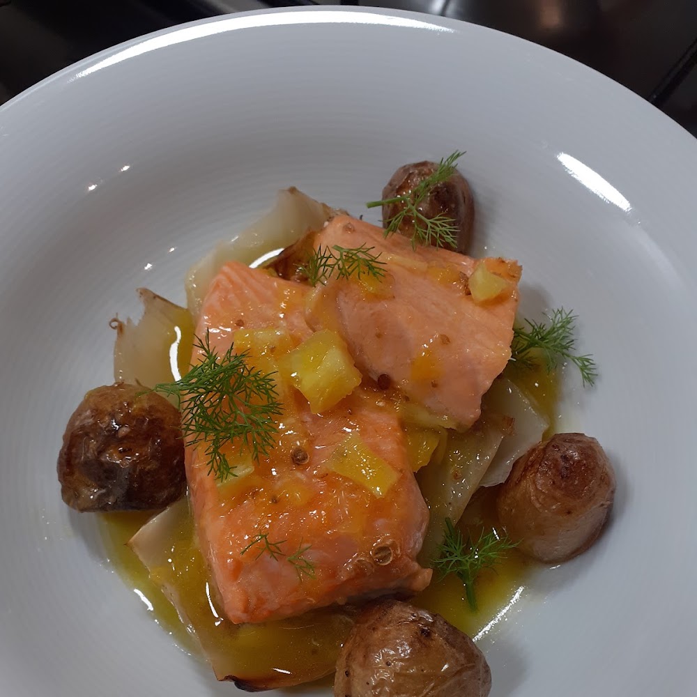 Saumon et pommes de terre, plat de saison
